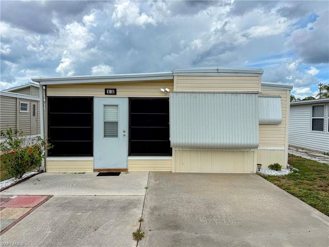 15 Fountain View BLVD, North Fort Myers, FL 33903