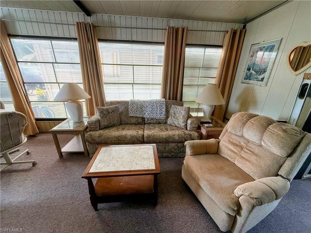 15 Fountain View BLVD, North Fort Myers, FL 33903