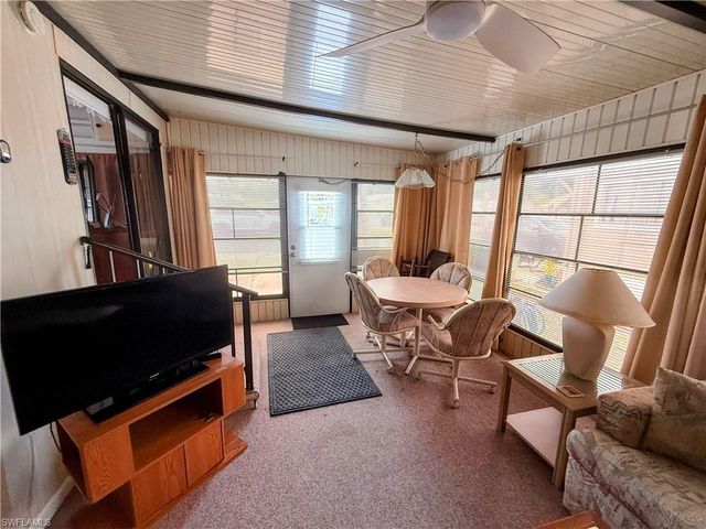 15 Fountain View BLVD, North Fort Myers, FL 33903