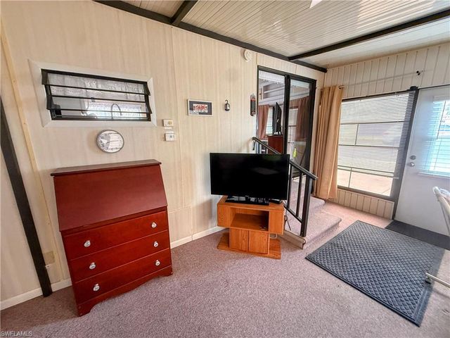 15 Fountain View BLVD, North Fort Myers, FL 33903