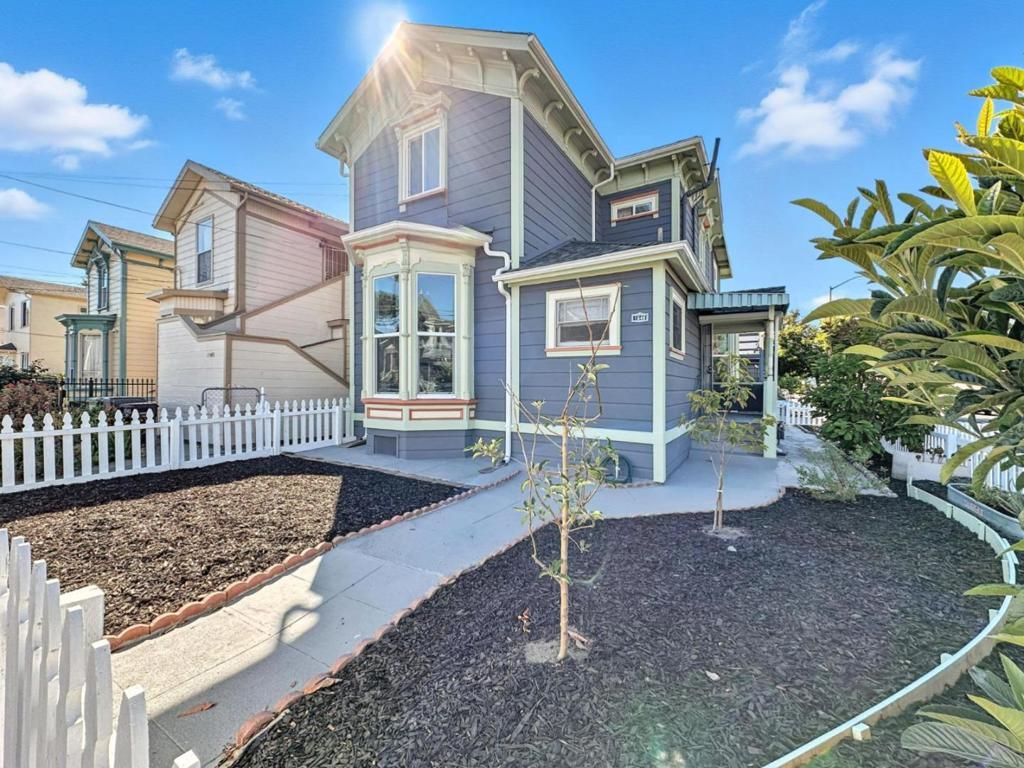 1549 5th Avenue, Oakland, CA 94606