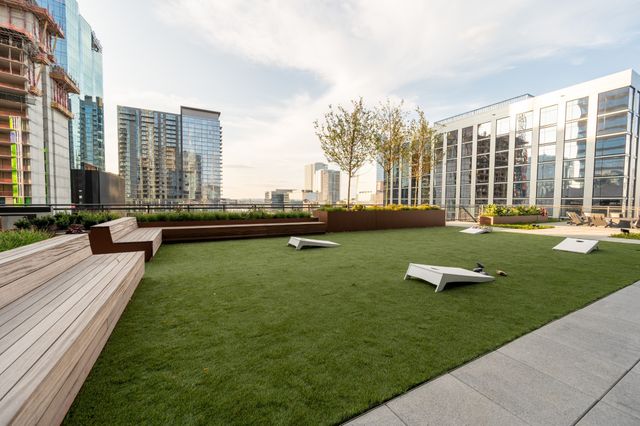1212 Demonbreun St Apt 2214, Nashville, TN 37203