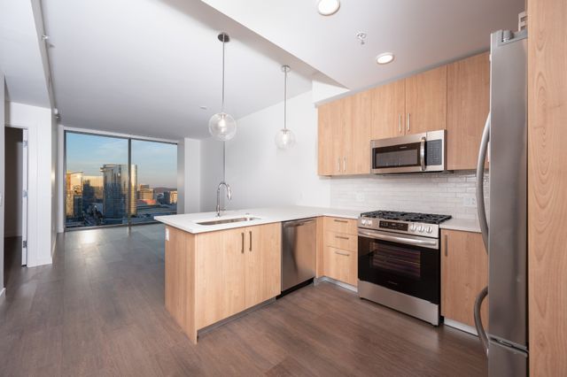 1212 Demonbreun St Apt 2214, Nashville, TN 37203
