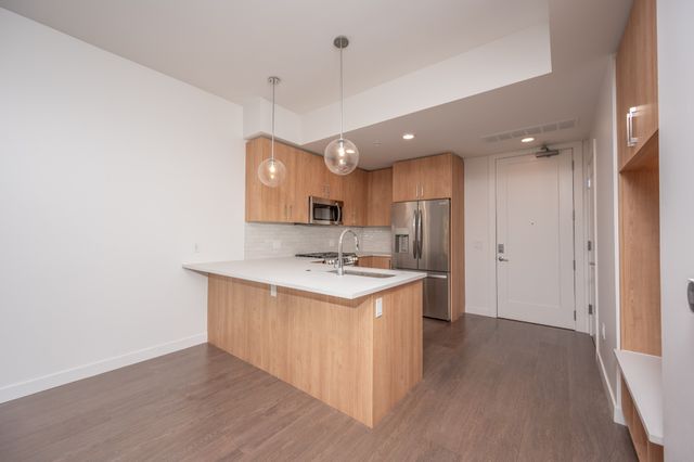 1212 Demonbreun St Apt 2214, Nashville, TN 37203