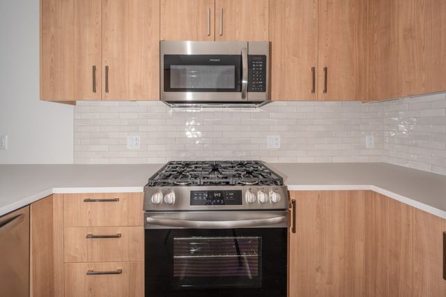 1212 Demonbreun St Apt 2214, Nashville, TN 37203