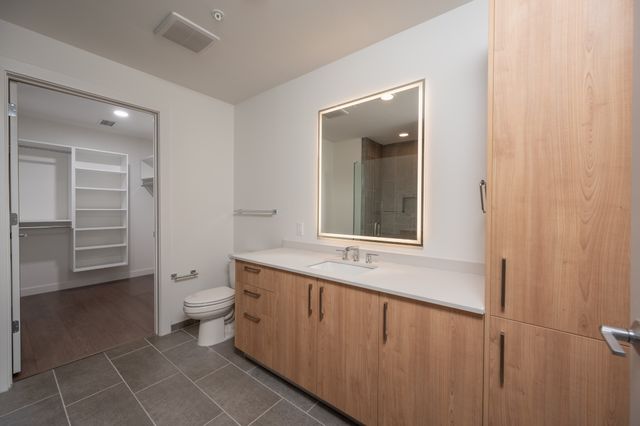 1212 Demonbreun St Apt 2214, Nashville, TN 37203