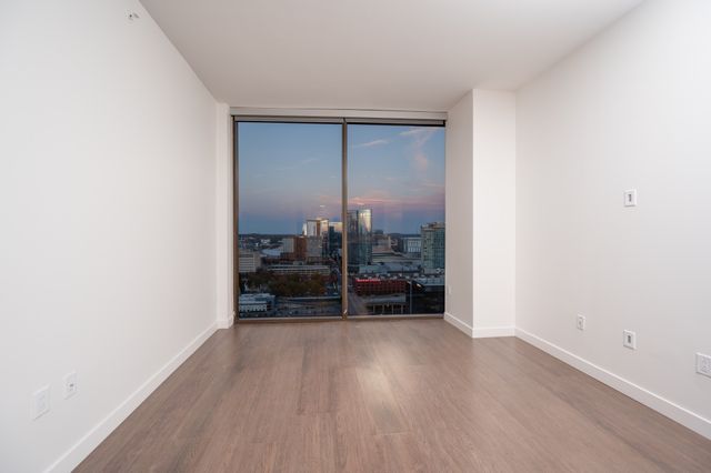 1212 Demonbreun St Apt 2214, Nashville, TN 37203