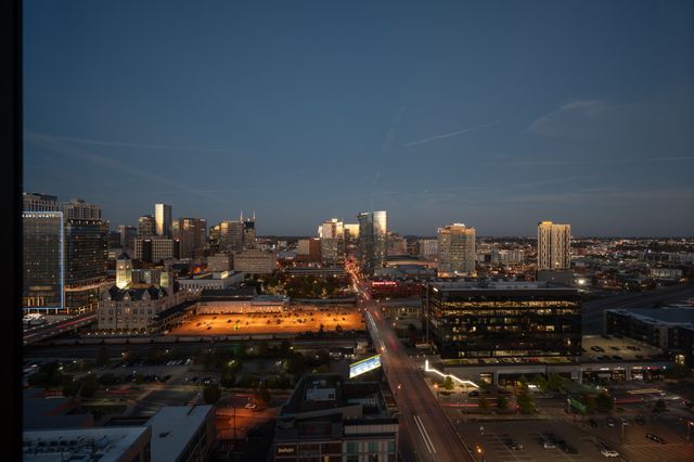 1212 Demonbreun St Apt 2214, Nashville, TN 37203