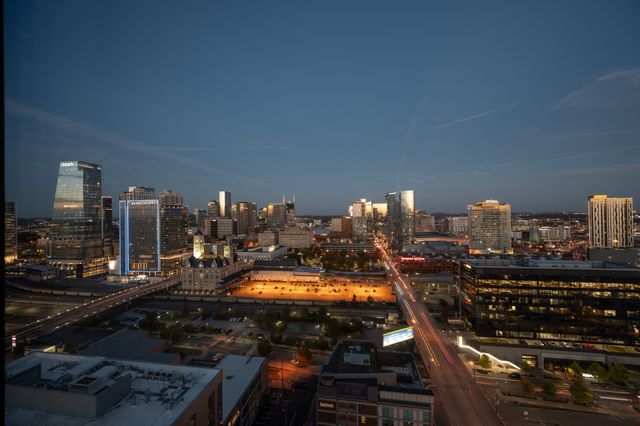 1212 Demonbreun St Apt 2214, Nashville, TN 37203