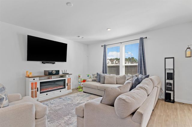 19326 Sandy Woods Drive, Tomball, TX 77375