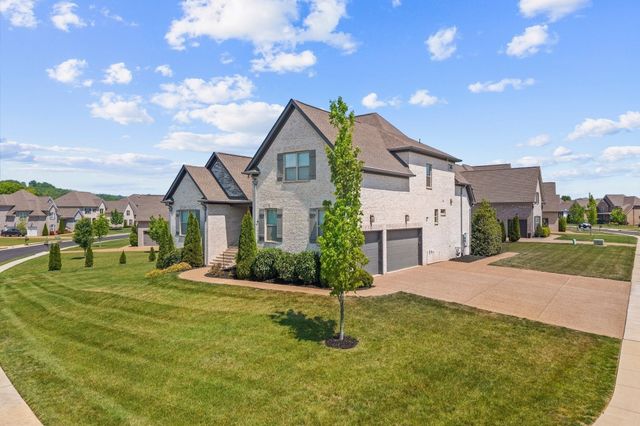 2050 Autumn Ridge Way, Spring Hill, TN 37174