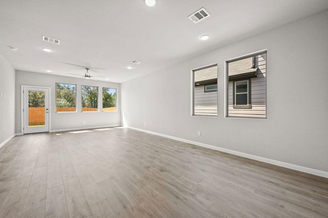 216 Hornet ST, Elgin, TX 78621
