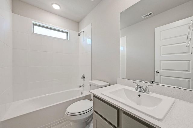 216 Hornet ST, Elgin, TX 78621
