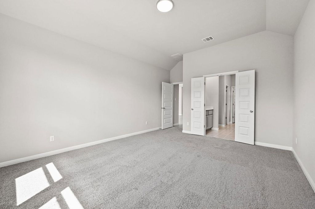 216 Hornet ST, Elgin, TX 78621