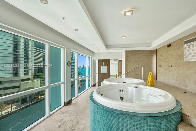 41 SE 5th St 1016, Miami, FL 33131
