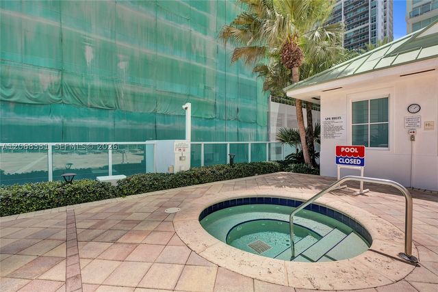 41 SE 5th St 1016, Miami, FL 33131