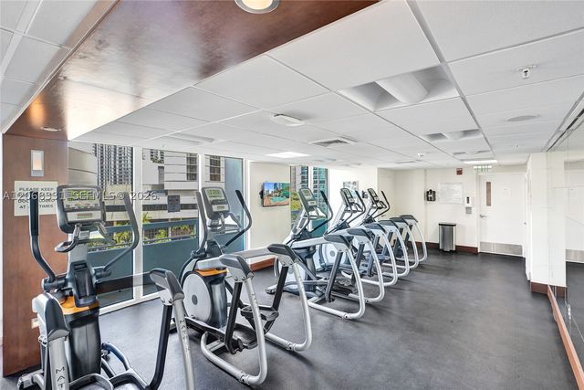 41 SE 5th St 1016, Miami, FL 33131
