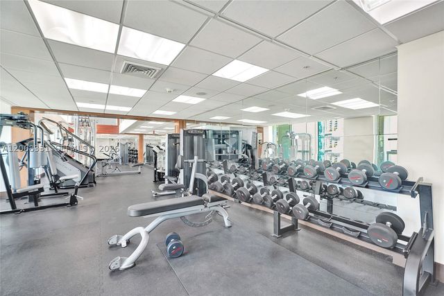 41 SE 5th St 1016, Miami, FL 33131