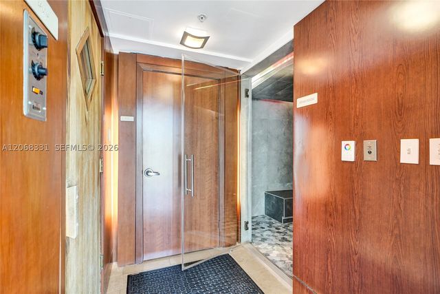 41 SE 5th St 1016, Miami, FL 33131