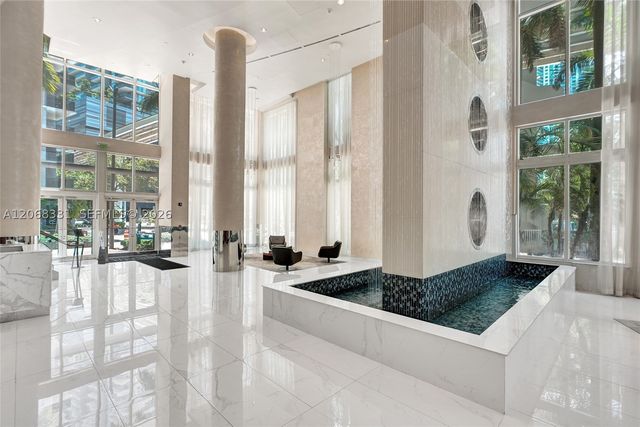 41 SE 5th St 1016, Miami, FL 33131