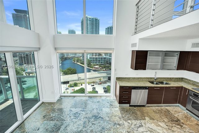 41 SE 5th St 1016, Miami, FL 33131