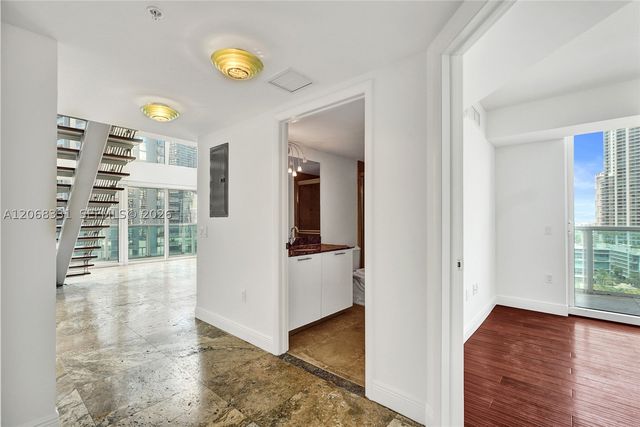 41 SE 5th St 1016, Miami, FL 33131
