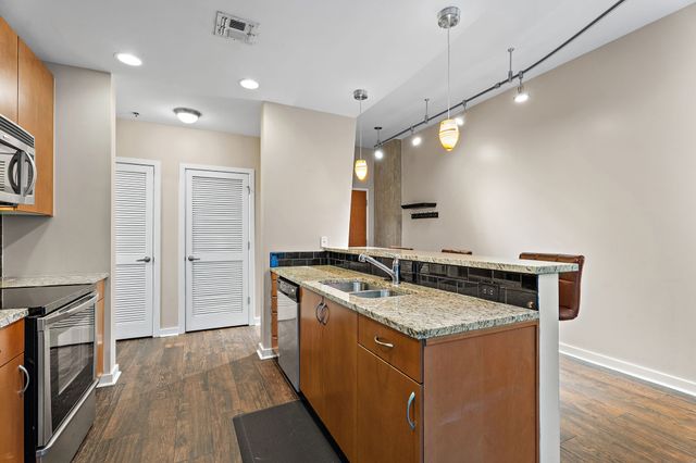 301 Demonbreun St Unit 602, Nashville, TN 37201