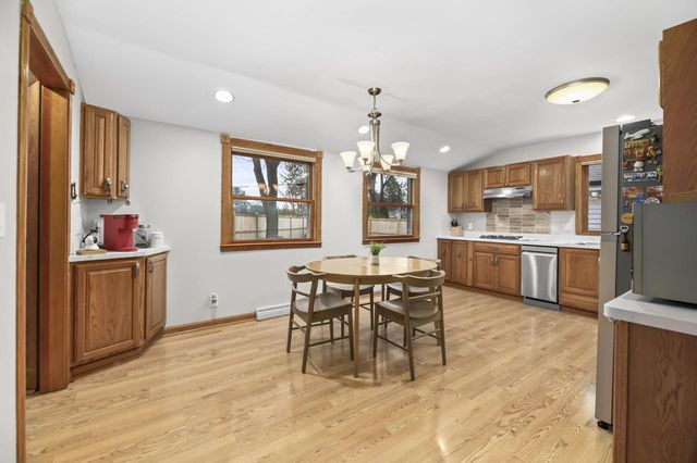 W147N8466 Manchester DRIVE, Menomonee Falls, WI 53051