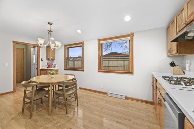 W147N8466 Manchester DRIVE, Menomonee Falls, WI 53051