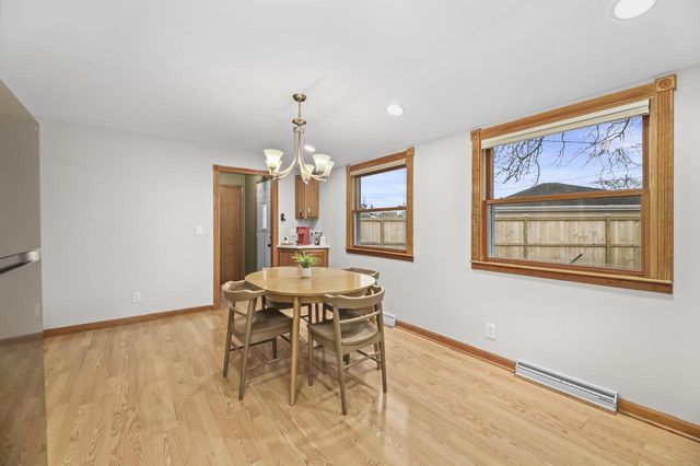 W147N8466 Manchester DRIVE, Menomonee Falls, WI 53051