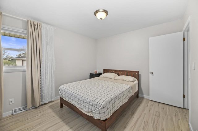 W147N8466 Manchester DRIVE, Menomonee Falls, WI 53051