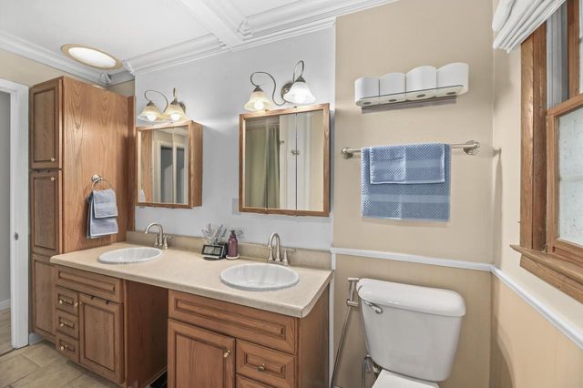 W147N8466 Manchester DRIVE, Menomonee Falls, WI 53051
