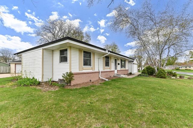 W147N8466 Manchester DRIVE, Menomonee Falls, WI 53051
