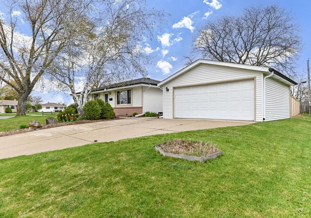 W147N8466 Manchester DRIVE, Menomonee Falls, WI 53051