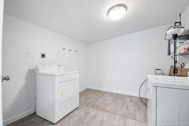 230 Dresden, San Antonio, TX 78213