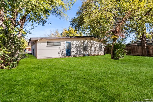 230 Dresden, San Antonio, TX 78213