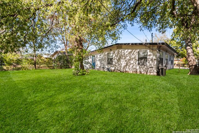 230 Dresden, San Antonio, TX 78213