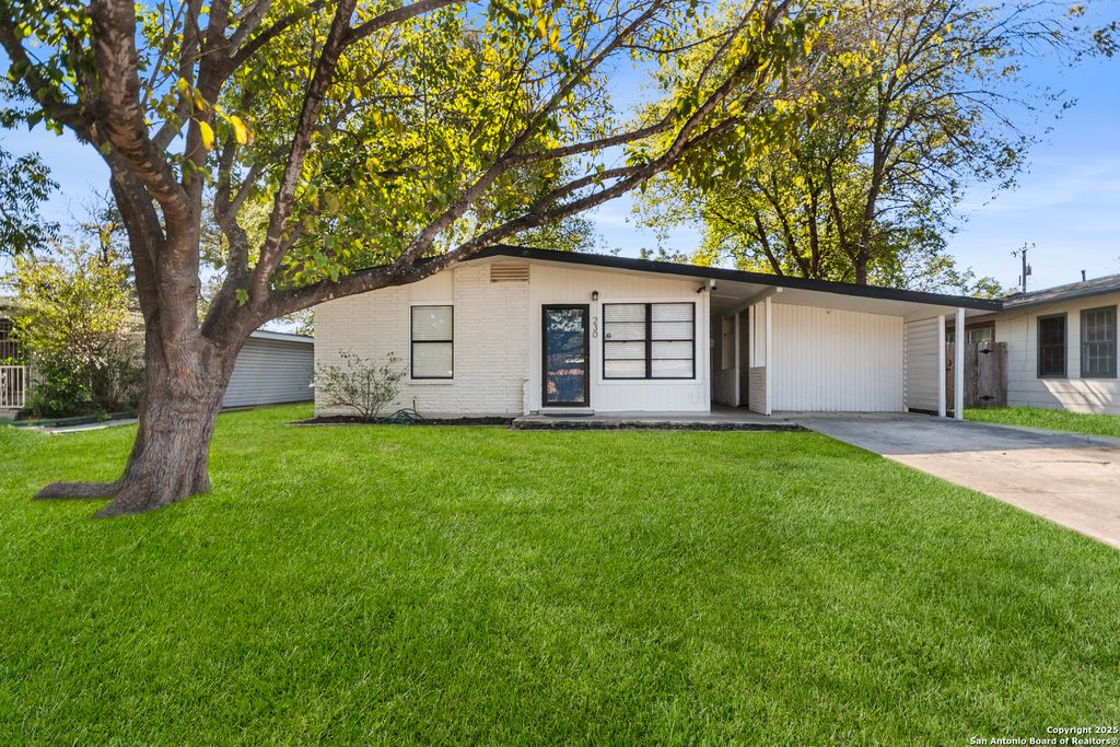 230 Dresden, San Antonio, TX 78213
