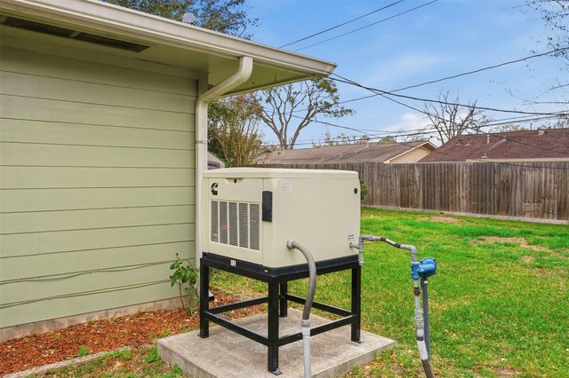 9522 Hammerly Boulevard, Houston, TX 77080