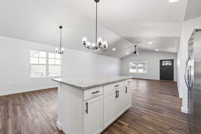 175 Sky View Meadow Dr, Crossville, TN 38555