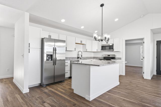 175 Sky View Meadow Dr, Crossville, TN 38555