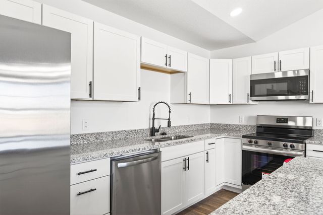 175 Sky View Meadow Dr, Crossville, TN 38555