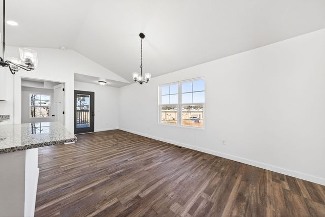 175 Sky View Meadow Dr, Crossville, TN 38555