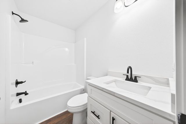 175 Sky View Meadow Dr, Crossville, TN 38555