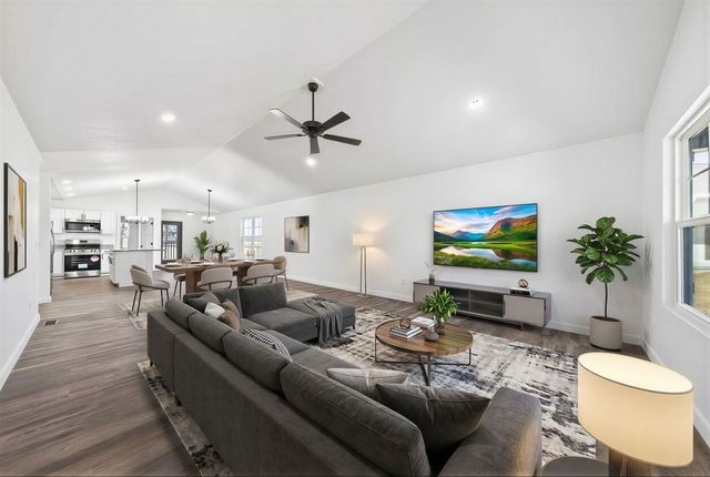 175 Sky View Meadow Dr, Crossville, TN 38555