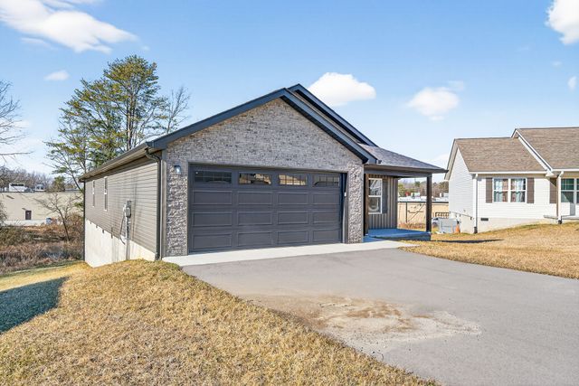 175 Sky View Meadow Dr, Crossville, TN 38555