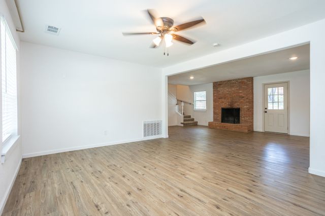809 Wood River Road, Dallas, TX 75232