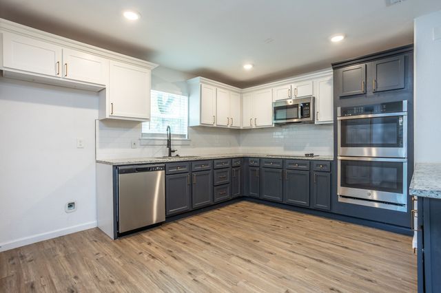 809 Wood River Road, Dallas, TX 75232