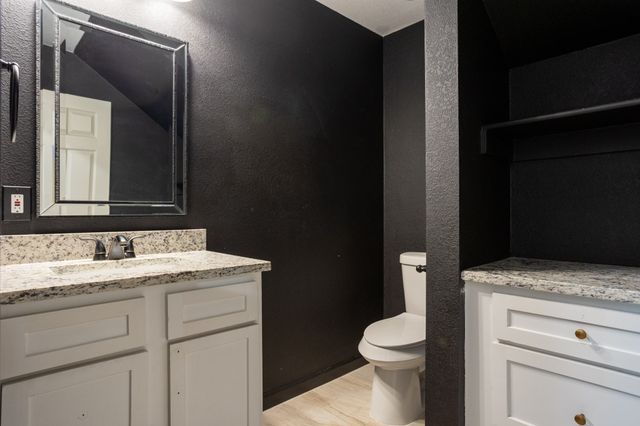 809 Wood River Road, Dallas, TX 75232
