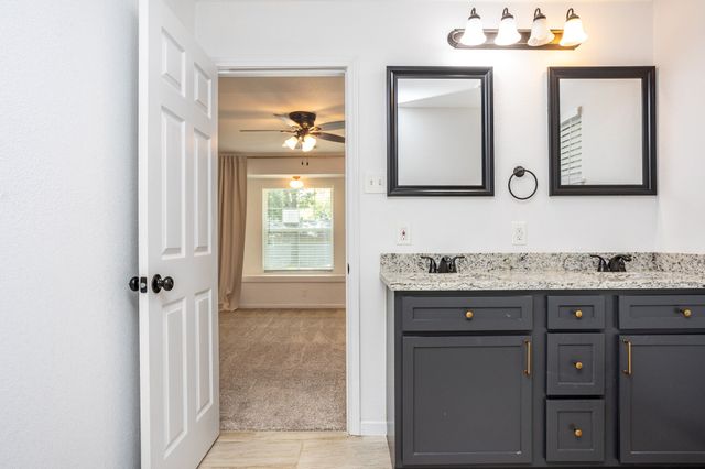 809 Wood River Road, Dallas, TX 75232